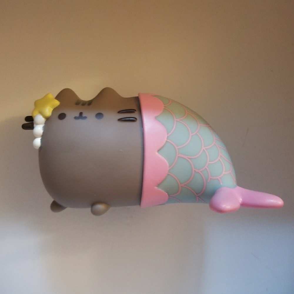 Pusheen mermaid vinyl figurine BOX EXCLUSIVE
